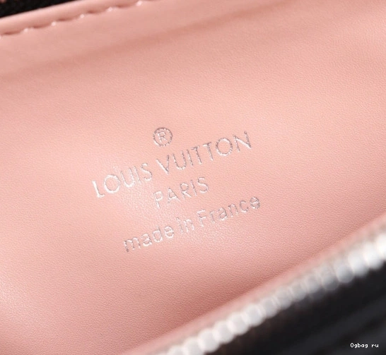 PM COUSSIN LOUIS VUITTON 0820